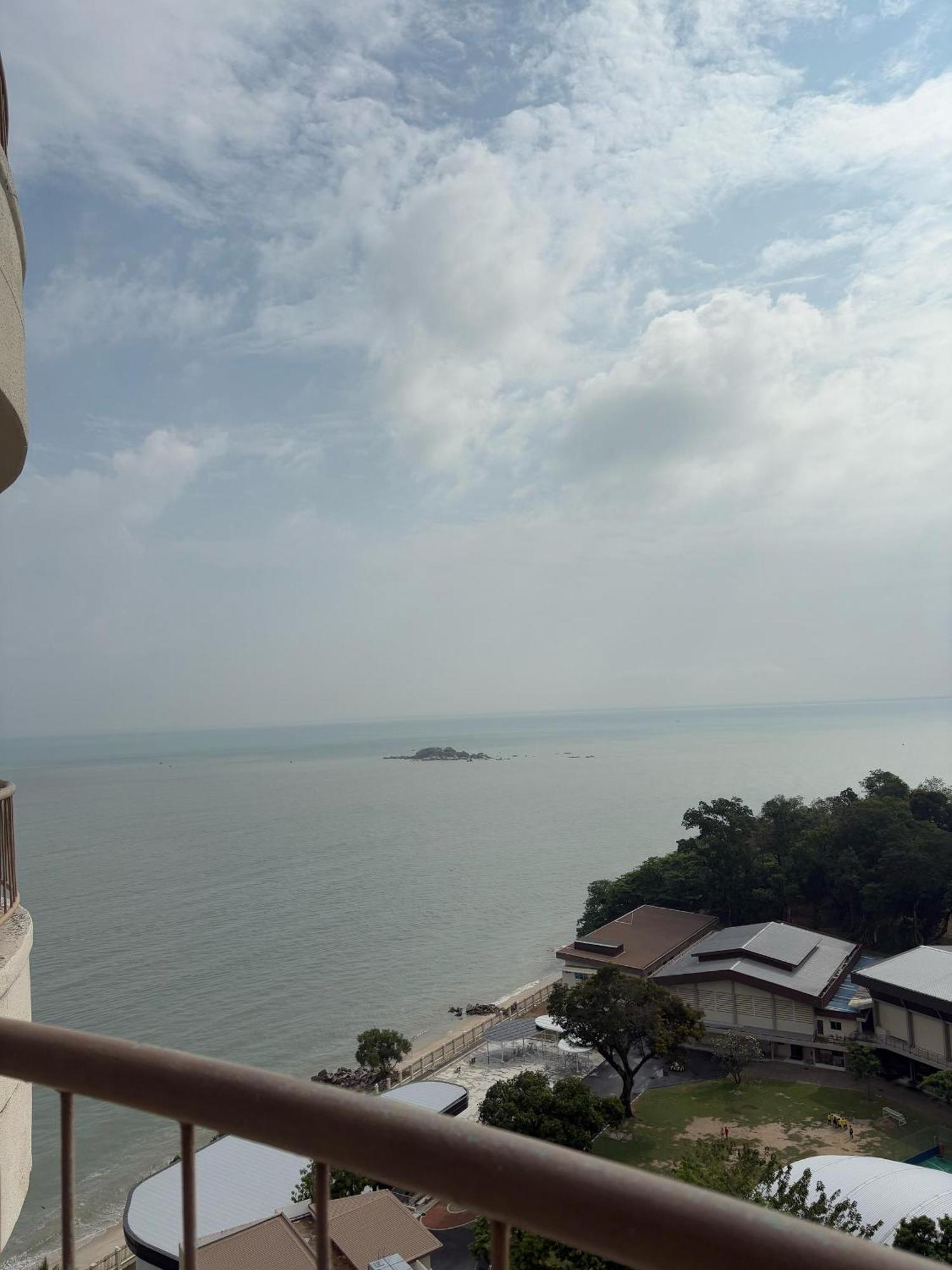 17 Jazz Sweet Beachfront Resort Tanjung Bungah  Exterior foto